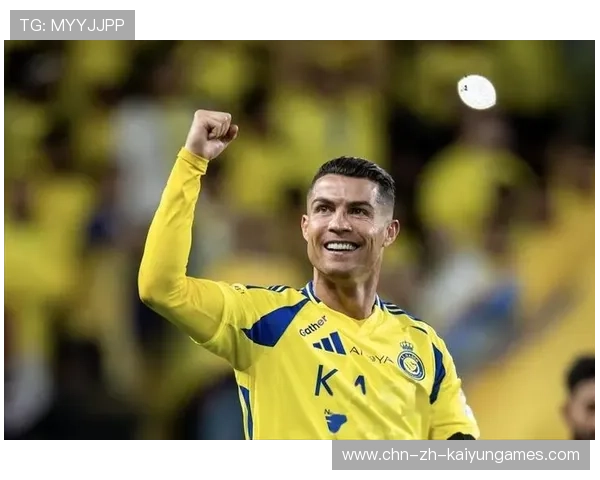 C罗参加时尚周秀场，惊艳全场时尚圈