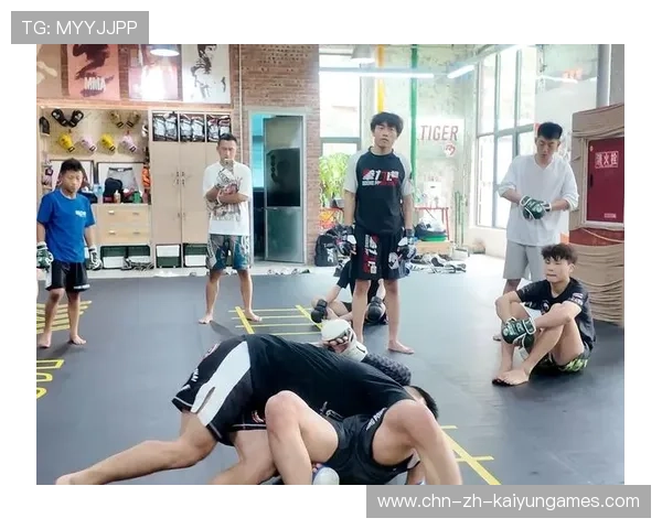 UFC综合技法训练全方位提升——开启你的格斗新境界