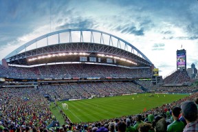 开云体育下载官网-五大联赛是否通过反向组织传导打乱对手站位，五大联赛传控球队